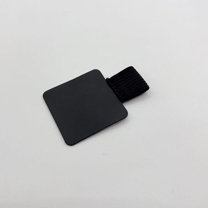 Czarny uchwyt na długopis samoprzylepny – akcesoria do journalingu”