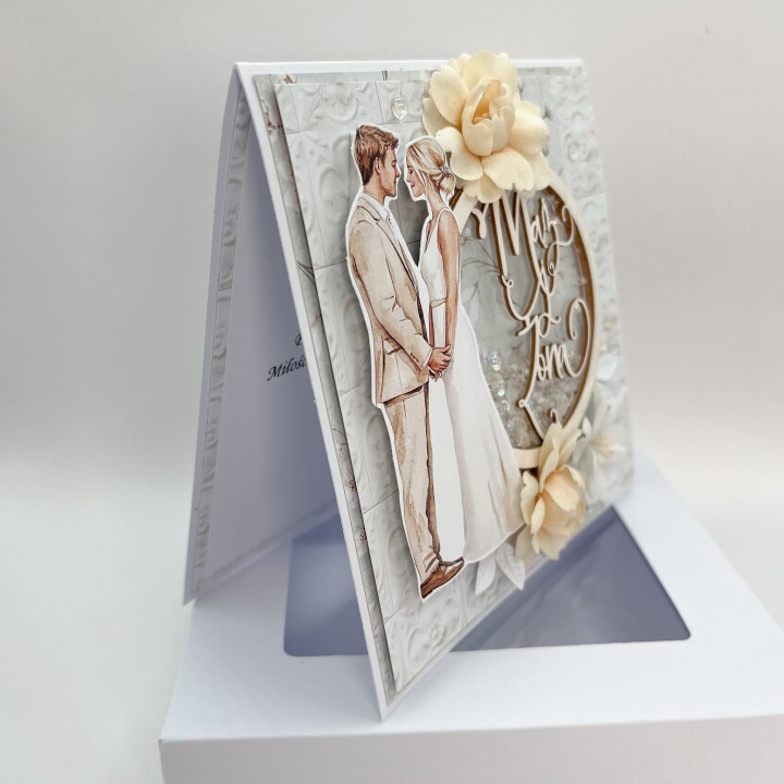 Kartka ślubna pastelowa Mąż i Żona z shakerem i kwiatami 3D w pudełku – rękodzieło Marta Zaborowska