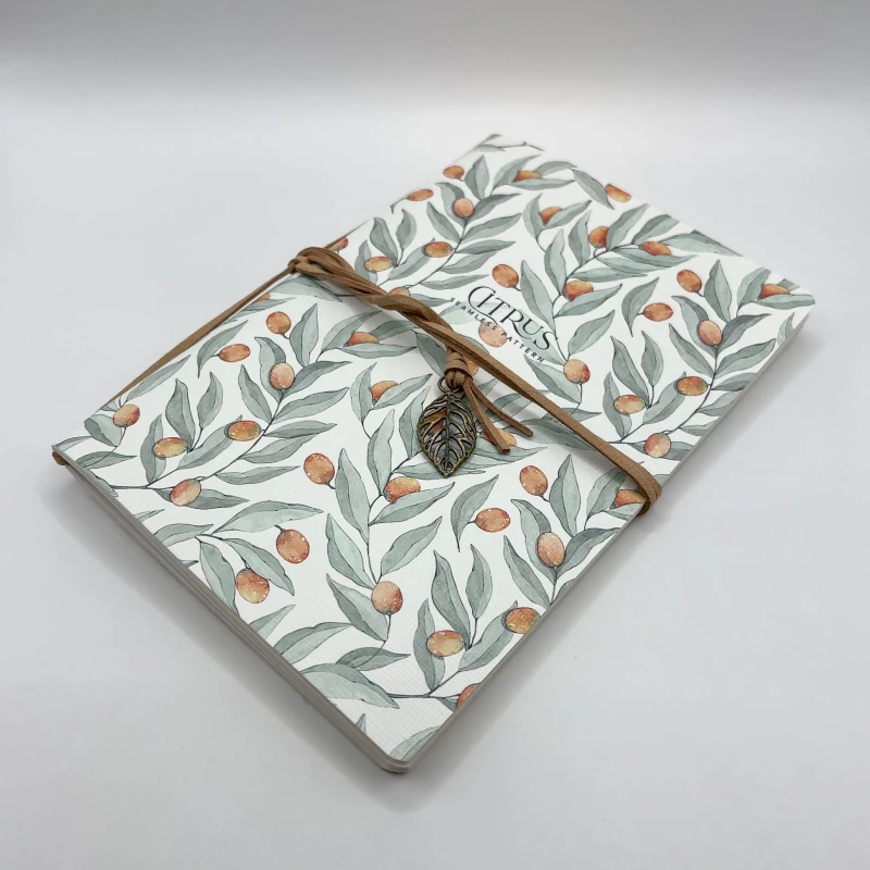 Notes z rzemykiem i zawieszką – papier o fakturze, styl vintage, Craftvena