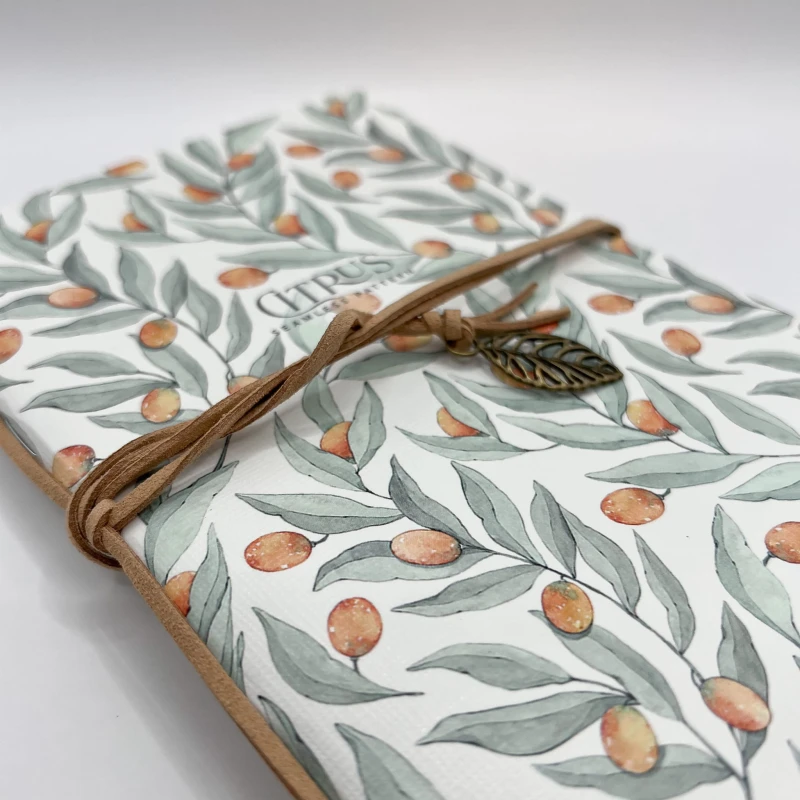 Notes z rzemykiem i zawieszką – papier o fakturze, styl vintage, Craftvena