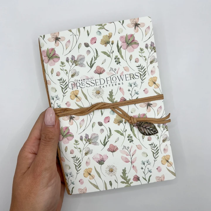 Notes w stylu retro – miękka okładka, papier o strukturze, zawieszka-listek