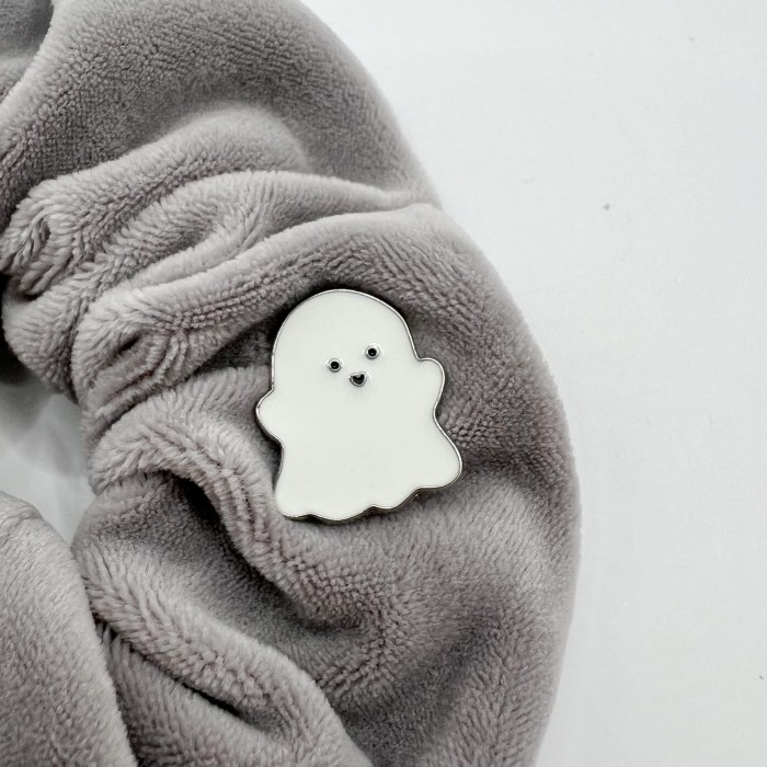 przypinka-pins-duszek-halloween.jpg