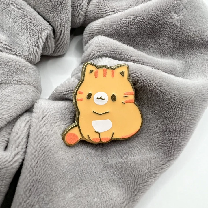 przypinka-pins-kot-kotek.jpg
