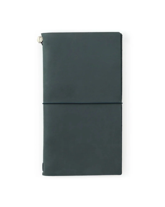 Skórzany notes TRAVELERS notebook Regular w kolorze niebieski, z gładkim papierowym wkładem i akcesoriami.