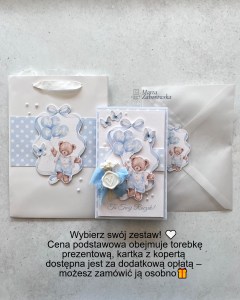 Biała torebka prezentowa na roczek dla chłopca z ręcznie przygotowaną dekoracją przedstawiającą