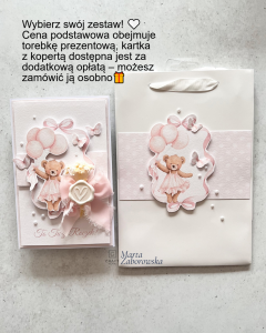 Biała torebka prezentowa na roczek dla dziewczynki z ręcznie przygotowaną dekoracją przedstawiającą