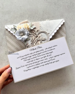 Ręcznie robiona kartka ślubna kopertówka z kwiatami i miejscem na pieniądze. Autorski projekt Craftvena, wyjątkowa pamiątka ślubu.